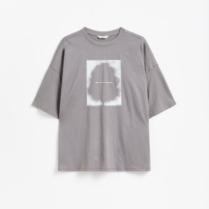 T-shirt oversize z nadrukiem - L - jasnoszary - męska - Reserved - 788JM-09X