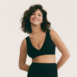 Bezszwowy top w stylu sportowym - M - czarny - damska - Reserved - 857EH-99X