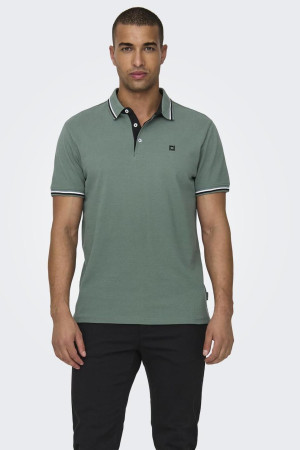 Only & Sons groene heren polo   Rib kraag   Regular fit   Knoopsluiting   Duurzaam   Korte mouw Groen XL
