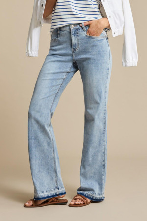 Red Button blauwe dames jeans   Regular waist   Bleached wash wassing   Straight fit   Steekzakken   Knoop- en ritssluiting   Duurzaam   Regular waist