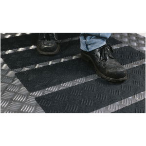 3M Safety-Walk Antirutschbelag, Typ 2 Verformbar, schwarz, 150 mm x 18,3 m