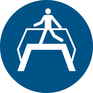 Gebotszeichen '&Uuml;bergang benutzen' (M023), gem ASR A1.3 (DIN EN ISO 7010) Schild Kunststoff 20cm 1 Stück