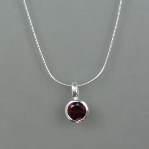 Granat-Anhänger - Silber - rot - edel
