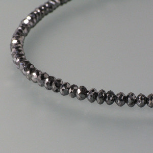 Kette, schwarzer Diamant - Brillant - Gold - dezent