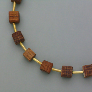 Neue Kette mit Würfeln aus Eiche - Ebenholz - braun - ausgewogen