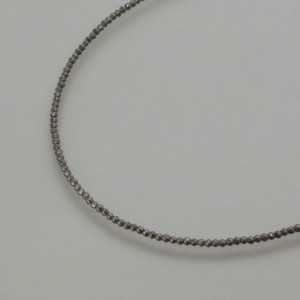 Zarte Edelsteinkette mit facettiertem Hämatit - Silber - steingrau