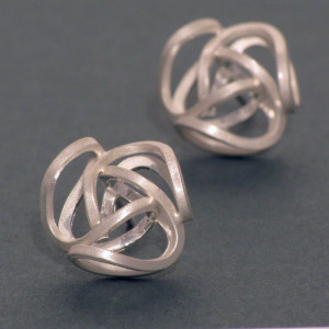 Silber-Ohrstecker Knoten - dynamisch - matt