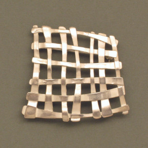 Silber-Brosche Gitter gross, weiß - edel - matt