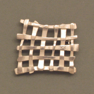 Silber-Brosche Gitter, weiß - extravagant - matt