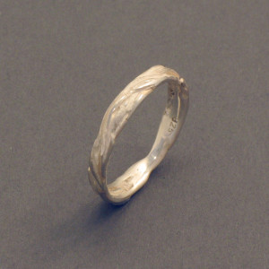 schmaler Grasring - lebendig