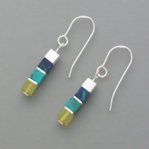 Würfelohrhänger Grüntürkis, Breite: 4 mm, Lapis-Edelsteine mit mattem Silber