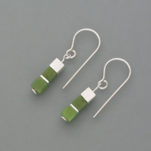 Würfel-Ohrhänger Jade - Silber - grün - jugendlich - matt