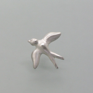 Pin Schwalbe - Silber - dezent - matt