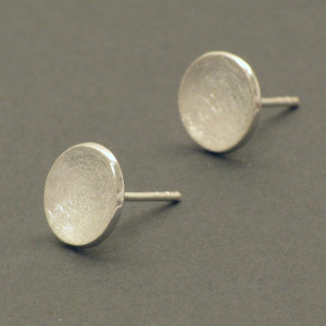 Damenohrstecker Silberne Schale, Größe: 1 cm, montiert auf 0,8 mm starkem Silberdraht