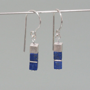 Würfelohrhänger Lapislazuli silber, Breite: 4 mm, Lapis-Edelsteine mit goldplattiertem Silber