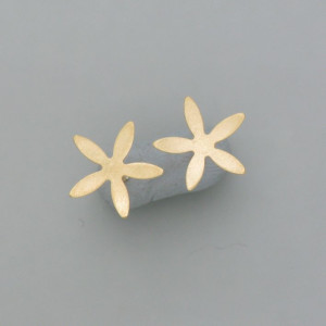 Goldohrstecker Blumenstern - Gelbgold - elegant - matt