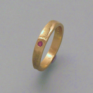 Gussring Gold mit Rubin