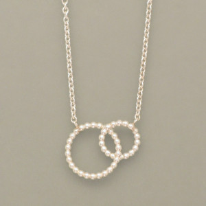 Kette mit zwei Ringen in Silber - dezent