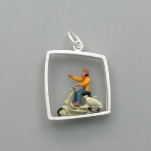 Neuer Vespa-Fahrer - Silber