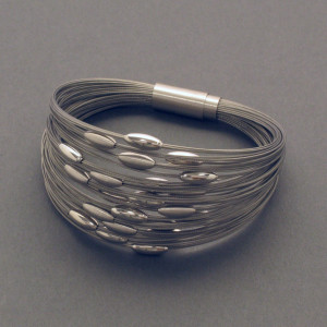 Edelstahl – Armreif vielfach mit Linsen Länge 18 cm - Silber