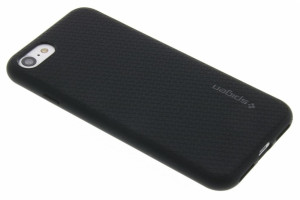 Spigen Liquid Armor Backcover voor de Apple iPhone SE (2022 / 2020) / 8 / 7 - Zwart