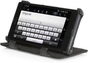 StilGut - Tasche mit Standfunktion für Sony Xperia Z