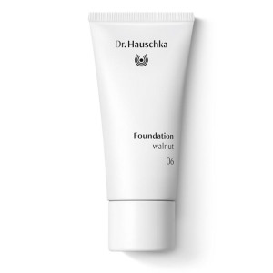 Dr Hauschka Foundation Podkład (kolor 06 Walnut) 30 ml