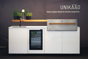 Outdoorküche KAARL 028 - Flammkraft Block D, Massivholz-Tresen ink. LED, Kera...