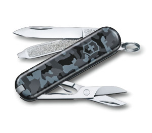 Nóż Victorinox Classic SD 0.6223.942 Mały scyzoryk z nożyczkami i śrubokrętem Camouflage 06223942