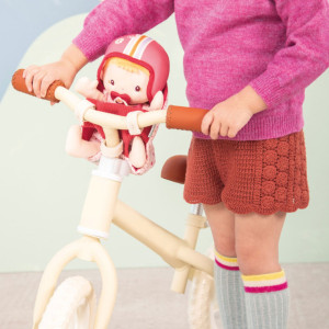 Lilliputiens Lalka dzidziuś w foteliku rowerowym z komforterem i kaskiem Lena 18 m+- sklep z zabawkami online