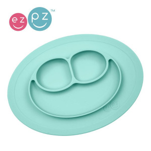 EZPZ Silikonowy talerzyk z podkładką mały 2w1 Mini Mat pastelowy niebieski- sklep z zabawkami online