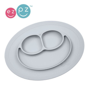EZPZ Silikonowy talerzyk z podkładką mały 2w1 Mini Mat pastelowa szarość- sklep z zabawkami online