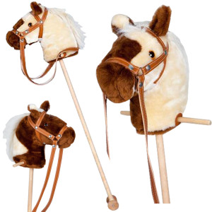 Kasztanek w plamy koń na kiju z kółeczkami pluszowy Hobby Horse Mumbee- sklep z zabawkami online