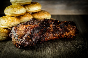 Pulled Pork - Handwerklich hergestellt im Smoker, für 12 Portionen.