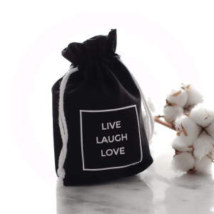 Czarny woreczek LIVE LAUGH LOVE na dużą świecę 180ml